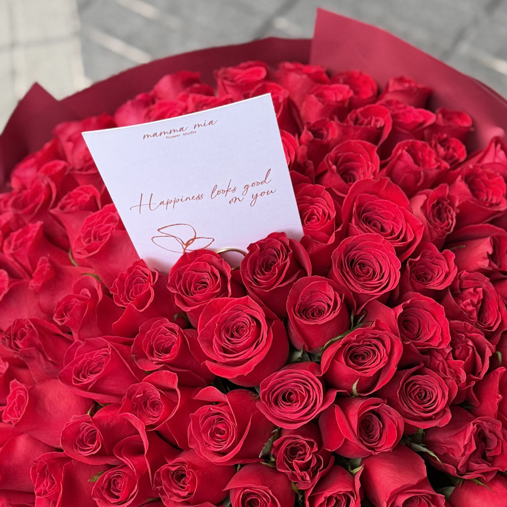 100 red roses bouquet with Mamma Mia gift card in Miami