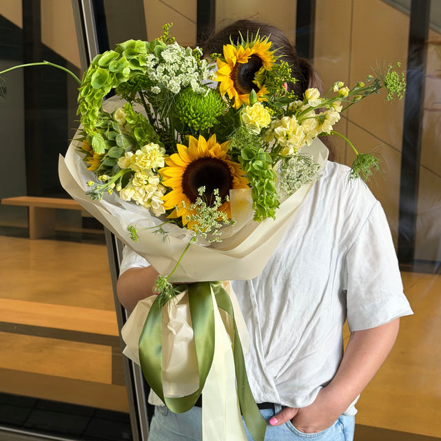 • Noelle • sunflowers bouquet