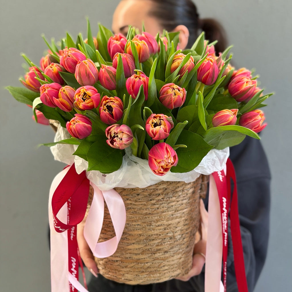 bouquet with tulips – Miami flower delivery