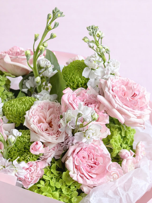 bouquet with roses – Midtown flower delivery