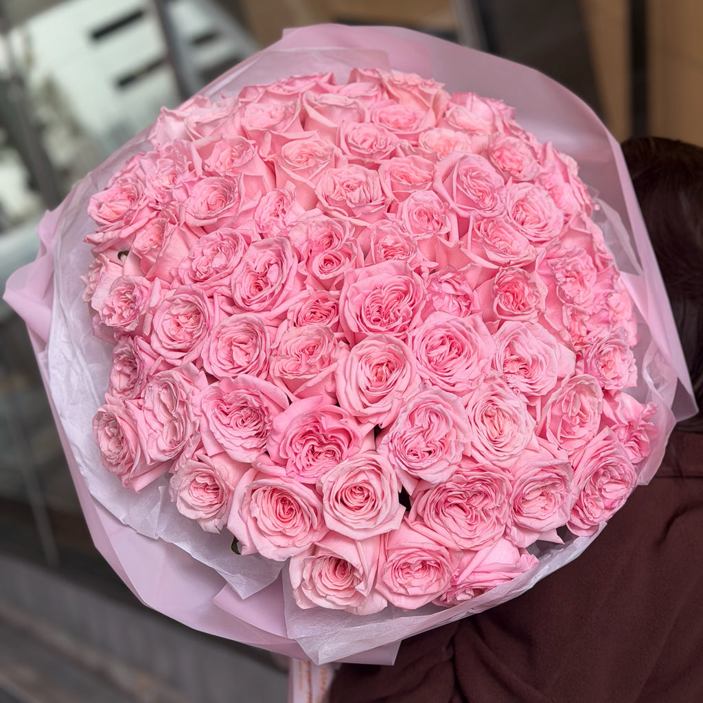 Bouquet of pink roses available for delivery in miami