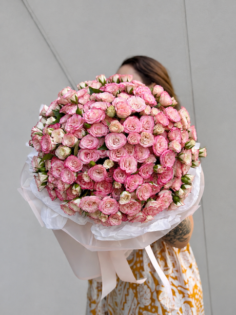 Large pink spray roses bouquet for flower delivery in Miami