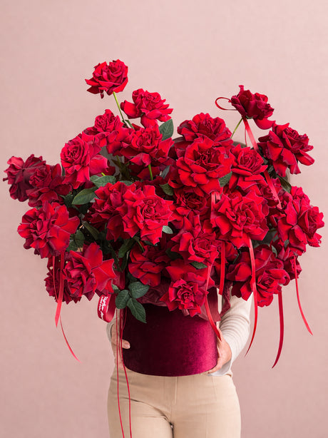luxury flower box with red roses available for flower delivery in miami