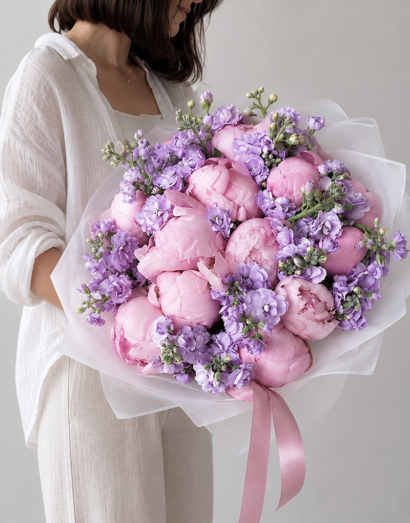 Bouquet of pink and peonies flowers delivery in miami