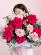 Bouquet of pink and red roses available for the same day delivery in miami