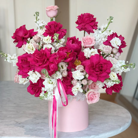 Luxury flower box crafted with fresh premium garden roses and available for same-day flower delivery in Miami. Designed by Mamma Mia Flower Studio, a local Miami florist known for elegant bouquets and beautiful floral gifts. Order online today for a romantic surprise or special occasion.