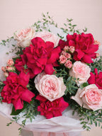 Bouquet of pink and red roses available for the same day delivery in miami