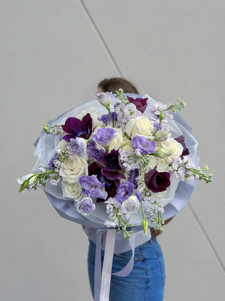 Luxury purple and white roses bouquet for flower delivery in Miami