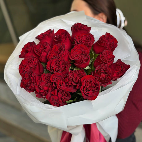 Premium red roses bouquet for flower delivery in Miami