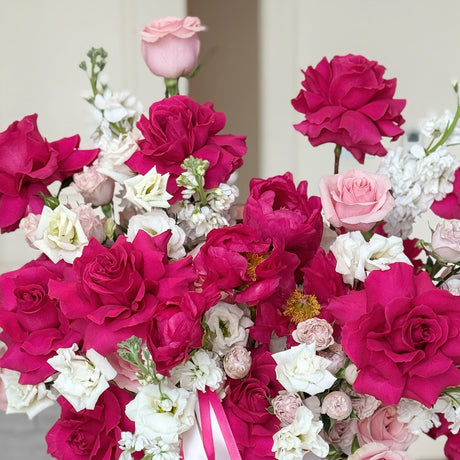 Premium flower box crafted with fresh premium garden roses and available for same-day flower delivery in Miami. Designed by Mamma Mia Flower Studio, a local Miami florist known for elegant bouquets and beautiful floral gifts. Order online today for a romantic surprise or special occasion.