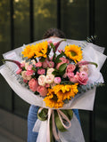 Sunflowers and pink garden roses bouquet for flower delivery in Miami