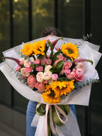 Sunflowers and pink garden roses bouquet for flower delivery in Miami