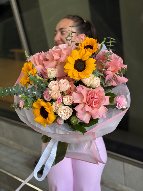 Sunflowers and pink French roses bouquet for same-day flower delivery in Miami